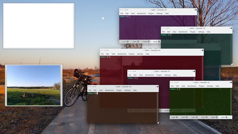Mehrere Konsolen auf einem Desktop. Jede hat eine andere Hintergrundfarbe. Mehrere Konsolen auf einem Desktop. Jede hat eine andere Hintergrundfarbe.