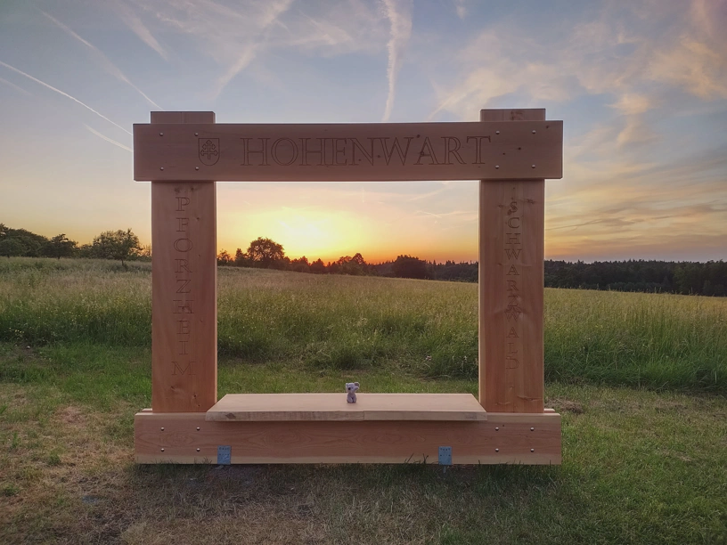 Der kleine Elfant im Hohenwarter Fotorahmen beim Sonnenuntergang.